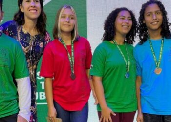 Alunos de Caraguatatuba recebem premiação da Olimpíada Brasileira de Matemática