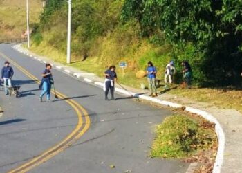 Prefeitura de Caraguatatuba finaliza limpeza no Mirante do Camaroeiro e Praça do Parcão