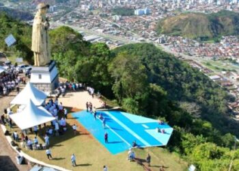 Festas religiosas mobilizam milhares de pessoas em Caraguatatuba