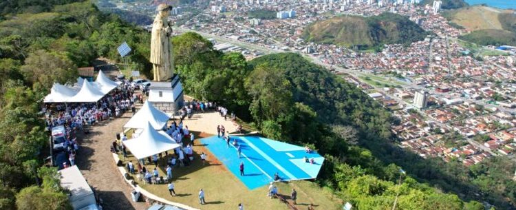 Festas religiosas mobilizam milhares de pessoas em Caraguatatuba