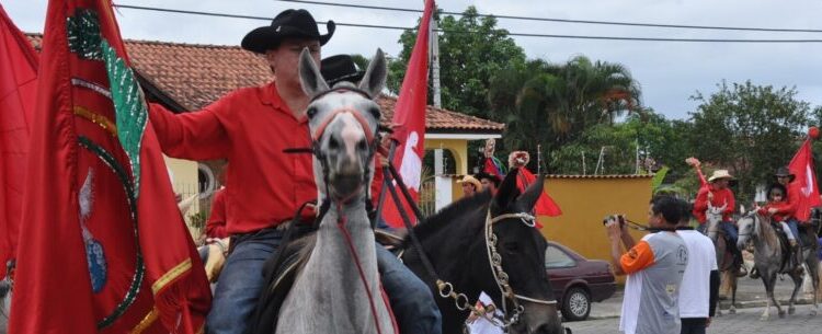 Missas, cavalgada e ‘afogado’ marcam encerramento da 31ª Festa do Divino Espírito Santo em Caraguatatuba, no domingo
