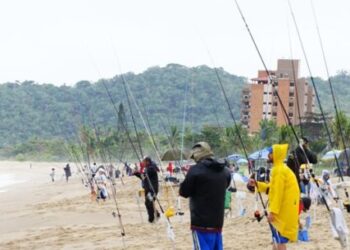 Competição reúne 120 atletas de pesca esportiva em Caraguatatuba neste sábado e domingo