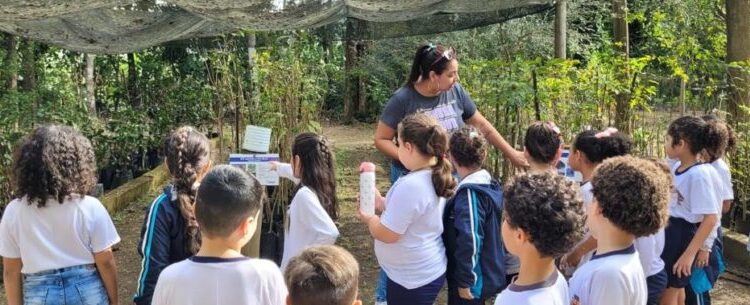 Semana do Meio Ambiente começa com visita ao Viveiro Municipal, plantio e premiações