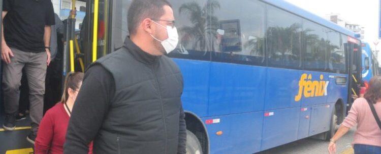 Prefeito Aguilar Junior acompanha início da operação do Expresso Fênix em Caraguatatuba