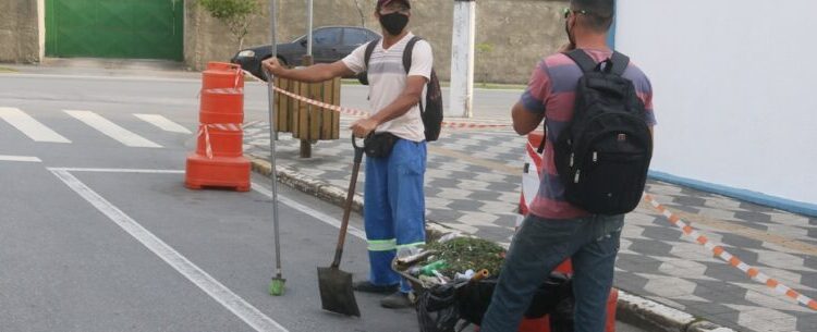 Mais bolsistas do PEAD são convocados para reforçar limpeza pública em Caraguatatuba