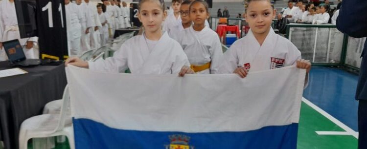 Caraguatatuba conquista 23 medalhas na Copa Caçapava de Karatê
