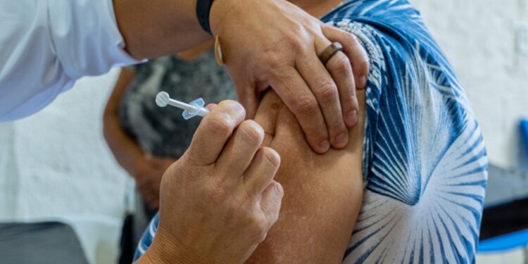 Unidades Básicas de Saúde de Bertioga recebem Corujão da Vacinação a partir desta terça (21)