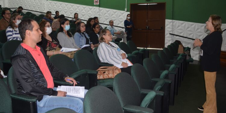 Prefeitura Municipal capacita mais de 50 servidores administrativos na área de Gestão de Documentos Públicos