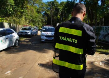 Operação ‘Ferro Velho’ de Bertioga apreende cabos de telefonia