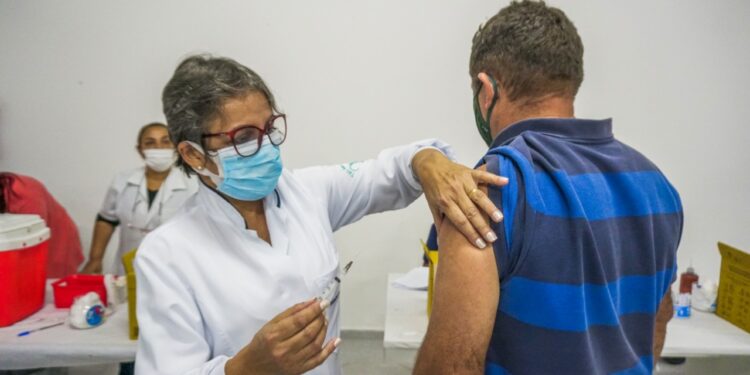 Bertioga amplia vacinação contra a gripe para público acima 6 meses 