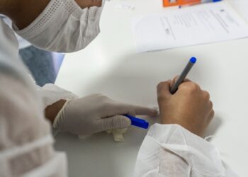 Bertioga realiza testes de Covid-19 em escolas municipais