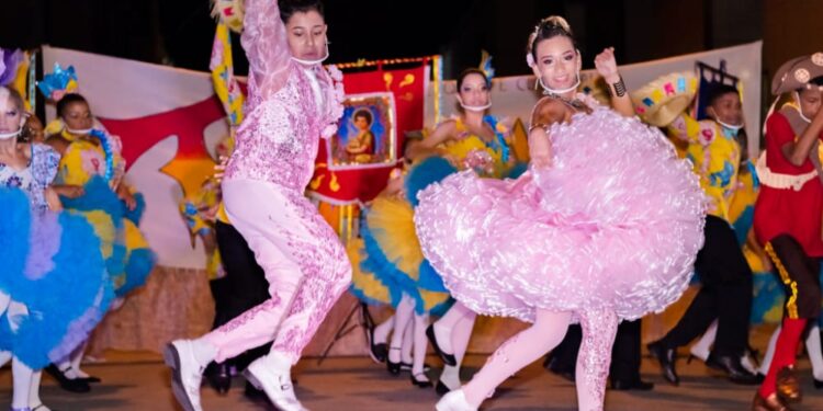 Quadrilhas juninas animam o São João na Praia de Bertioga