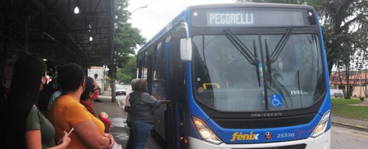 A partir deste sábado usuários de ônibus terão que ter o cartão da nova empresa Expresso Fênix para utilizar o serviço