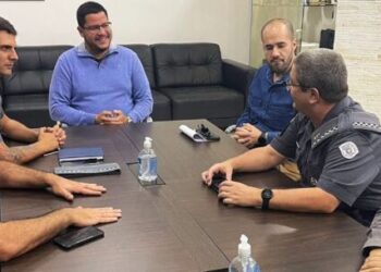 Prefeito Aguilar Junior recebe novo comandante da PM e reforça pedido de construção da sede oficial da Força Tática