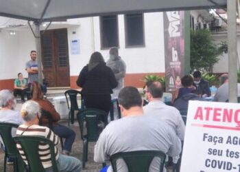 Prefeitura de Caraguatatuba realiza teste da Covid-19 na Feira do Rolo deste domingo