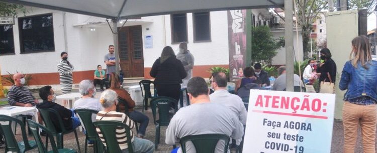 Prefeitura de Caraguatatuba realiza teste da Covid-19 na Feira do Rolo deste domingo