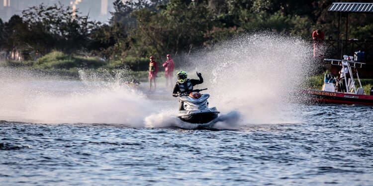 DENINHO DE VOLTA AO CAMPEONATO  BRASILEIRO DE JET SKI APÓS NOVE ANOS