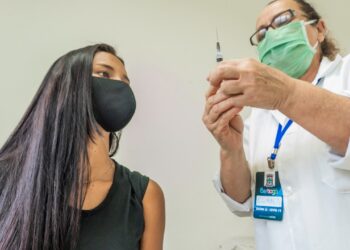 Ação itinerante de vacinação contra a gripe e Covid-19 acontece neste sábado (11)