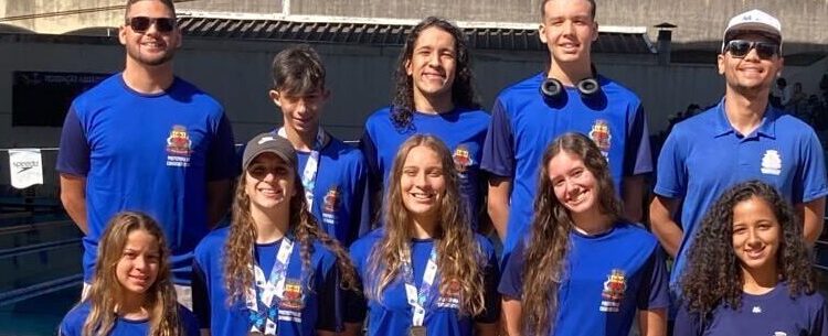 Caraguatatuba conquista sete pódios em competição de natação realizada em Santo André