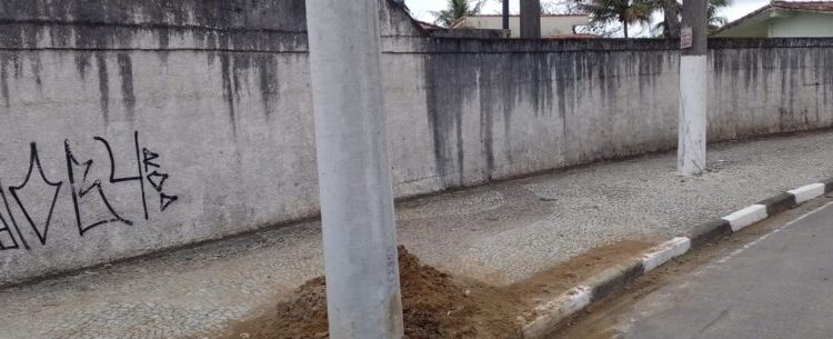 Prefeitura de Caraguatatuba notifica EDP por falhas na instalação de postes