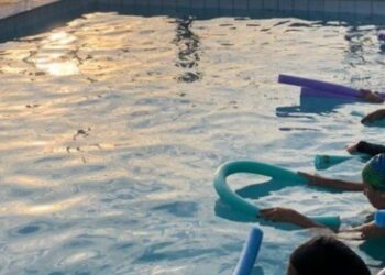 Caraguatatuba inicia aulas de hidroginástica para gestantes a partir de terça-feira