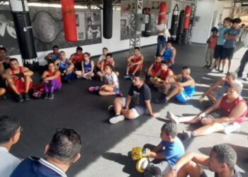 Equipe de Boxe de Caraguatatuba participa de novo treinamento no Estádio do São Paulo FC