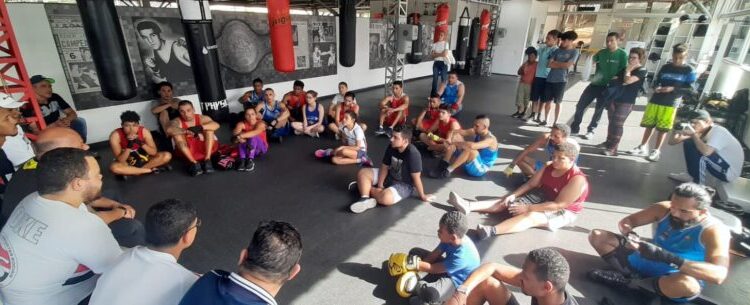 Equipe de Boxe de Caraguatatuba participa de novo treinamento no Estádio do São Paulo FC