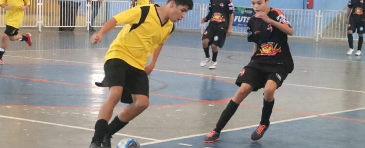 Festival de Futsal Sub15 reúne cerca de 40 jovens em Caraguatatuba