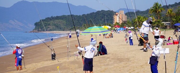 Prova de pesca homenageia Vilma Domiciano e encerra com doação de pescados em Caraguatatuba