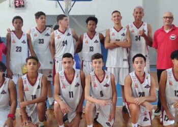 Caraguatatuba estreia com duas vitórias em campeonato de basquete masculino Sub-16