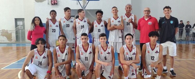 Caraguatatuba estreia com duas vitórias em campeonato de basquete masculino Sub-16