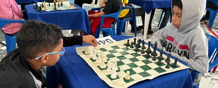 1º Caraguá Chess Kids reúne 88 crianças de 27 escolas de Caraguatatuba no Ciase Travessão
