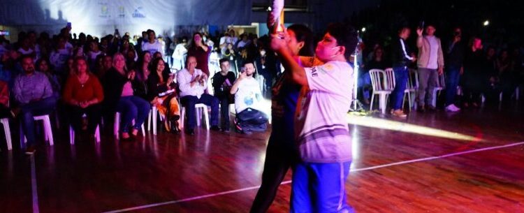 Abertura da 20ª Olimpíadas Especiais das APAEs celebra amizade e espírito esportivo em Caraguatatuba