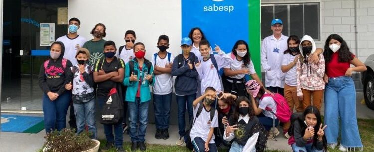 Alunos de Caraguatatuba visitam Estação de Tratamento de Água da Sabesp