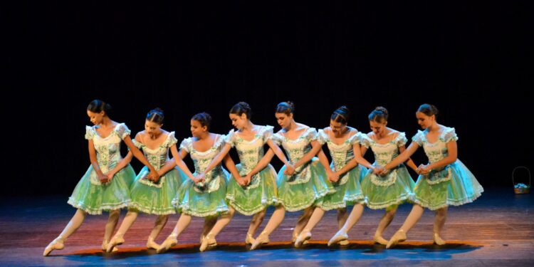 Teatro Mario Covas recebe ‘Festival Dançar a Vida Caraguatatuba’ a partir da próxima quinta-feira