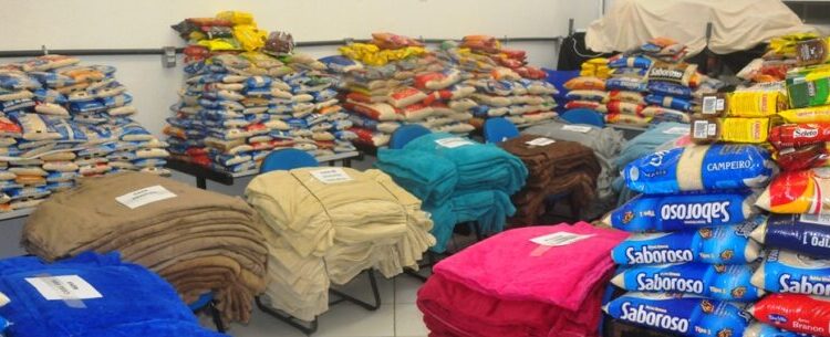Fundo Social de Caraguatatuba beneficia 11 instituições com doações de alimentos e cobertores