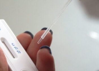 Profissionais de saúde de Caraguatatuba iniciam aula prática para aplicar teste rápido de HIV, Hepatites e Sífilis