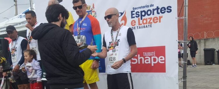 Corredor de Caraguatatuba conquista medalha na 1ª Meia Maratona de Taubaté