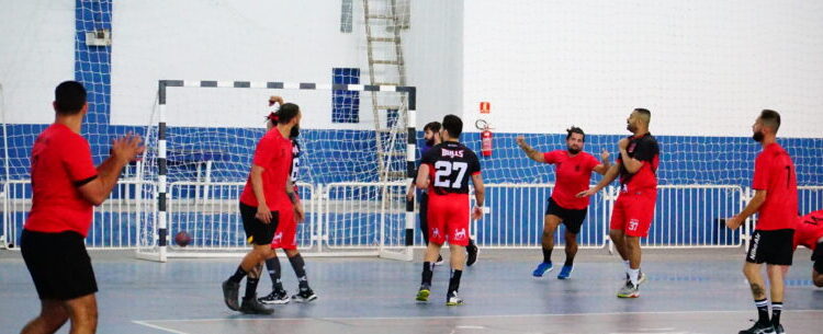 Handebol Masculino de Caraguatatuba vence amistoso preparatório para Jogos Regionais