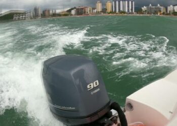 Marinha do Brasil alerta para ondas de até 3 metros entre quinta-feira e sábado; risco de chuvas e ventos fortes