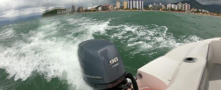 Marinha do Brasil alerta para ondas de até 3 metros entre quinta-feira e sábado; risco de chuvas e ventos fortes