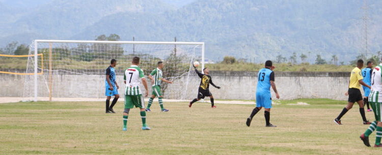 Jogos da 1ª e 2ª Divisões do Futebol Amador de Caraguatatuba começam neste domingo