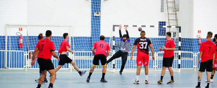 Jogos Regionais: Caraguatatuba disputa partidas no Handebol Masculino e provas de Natação neste final de semana