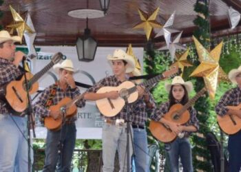 Orquestra de Viola Caipira Estrela de Ouro se apresenta na Praça Cândido Mota nesta sexta-feira