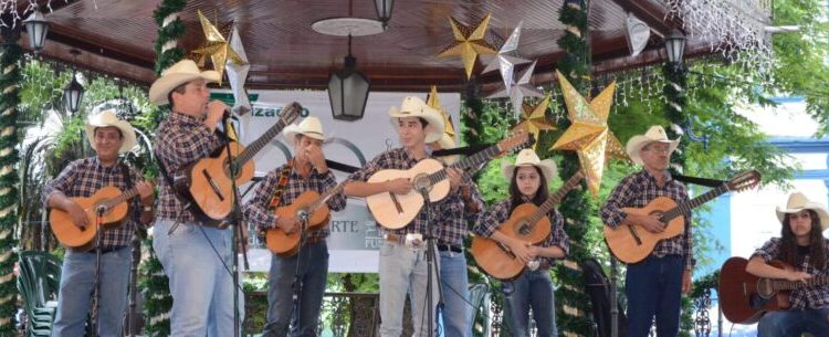 Orquestra de Viola Caipira Estrela de Ouro se apresenta na Praça Cândido Mota nesta sexta-feira
