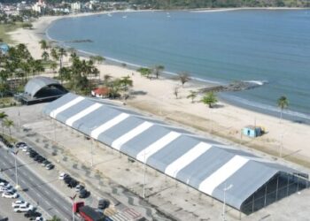 Prefeitura de Caraguatatuba reorganiza eventos devido à manutenção emergencial na tenda da Praça da Cultura