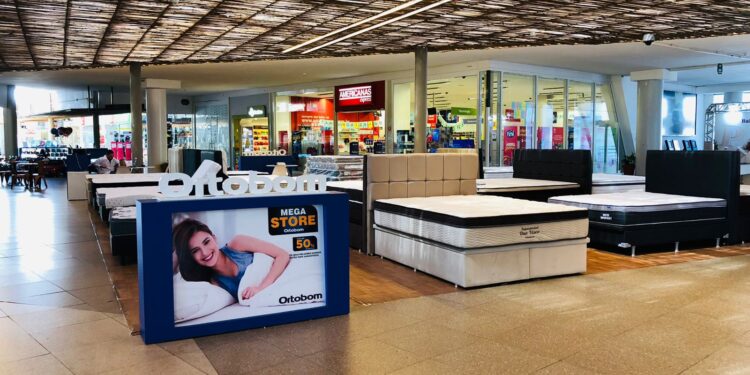 Praça de Eventos do Serramar Shopping recebe Feirão de Colchões Ortobom neste mês de agosto
