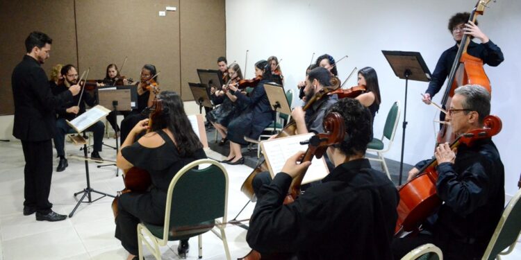 Camerata de Cordas da Fundacc é atração do auditório do Hotel Atlântico Sul