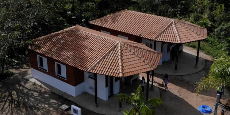 Bertioga entrega primeiras casas de conjunto habitacional indígena