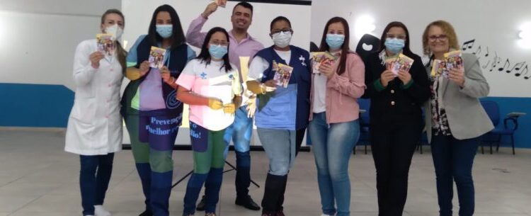 Alunos de Caraguatatuba participam de palestra sobre saúde na adolescência